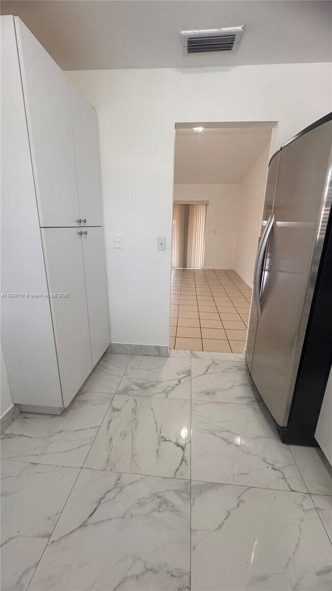 Foto del edificio - 3 bedroom in Miami Gardens FL 33056