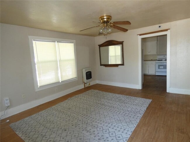 Building Photo - Duplex