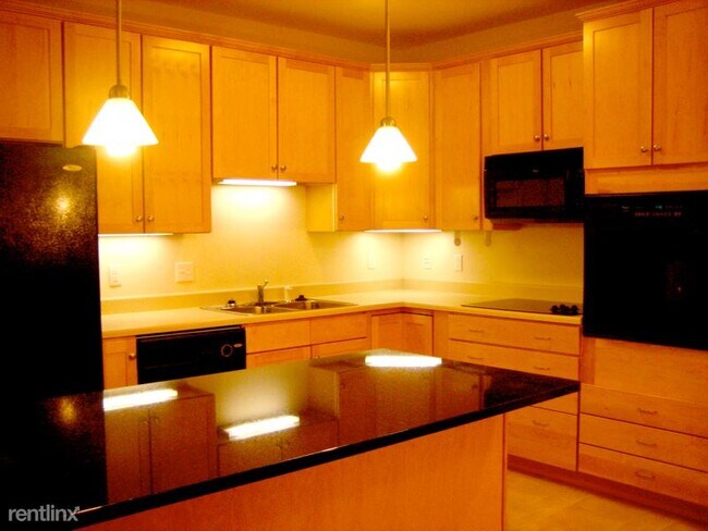 Building Photo - 1 br, 1 bath Condo - 500 Greenhaven Dr