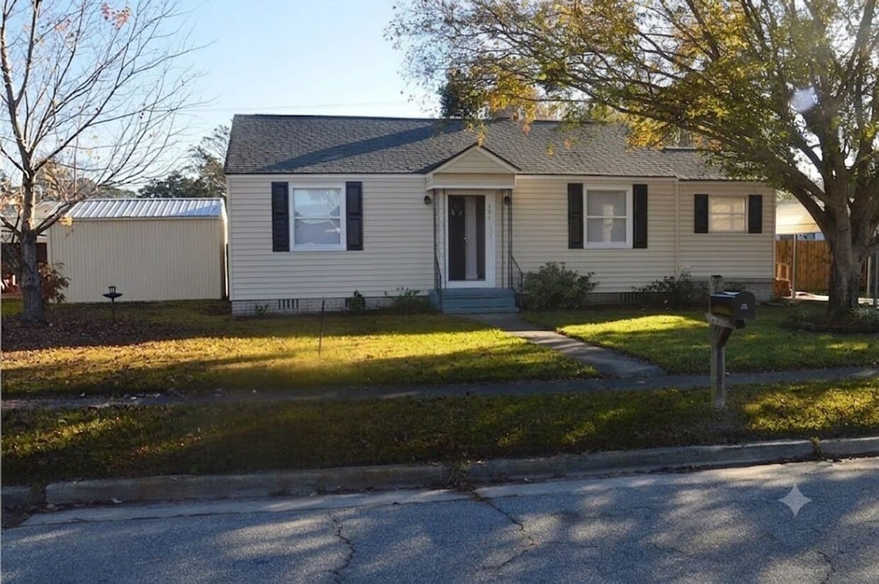 Foto del edificio - MOVE-IN READY - YOUR NEW HOME AWAITS!