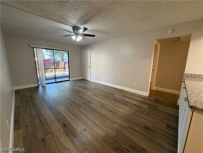 Foto del edificio - 5307 Summerlin Rd