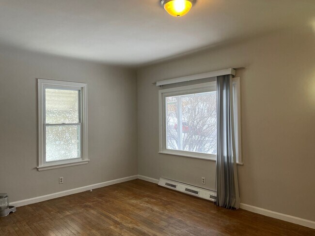 Building Photo - BRIDGETOWN - Charming 3+ bed 1.5 bath home