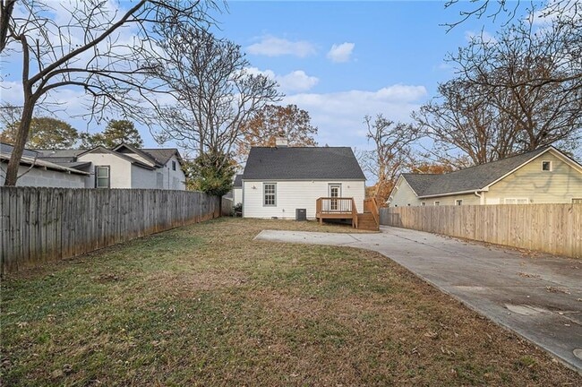 Building Photo - 1719 Flat Shoals Rd SE