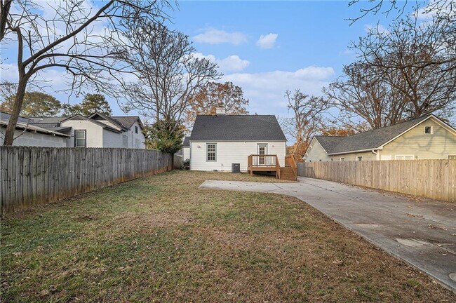 Foto del edificio - 1719 Flat Shoals Rd SE