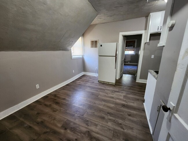 Building Photo - Nice, affordable housing near hospitals, d...