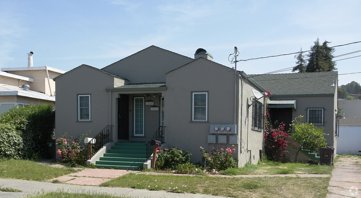 Primary Photo - 7320-7322 Hillside St