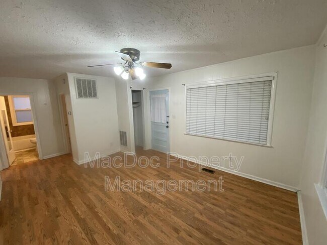 Building Photo - 110 Beauregard St