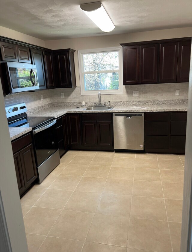 Foto del edificio - 2 Rip Rap Rd