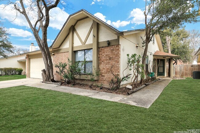 Foto del edificio - 6943 Sunshine Tree Dr