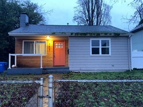 Building Photo - 3821 E I St