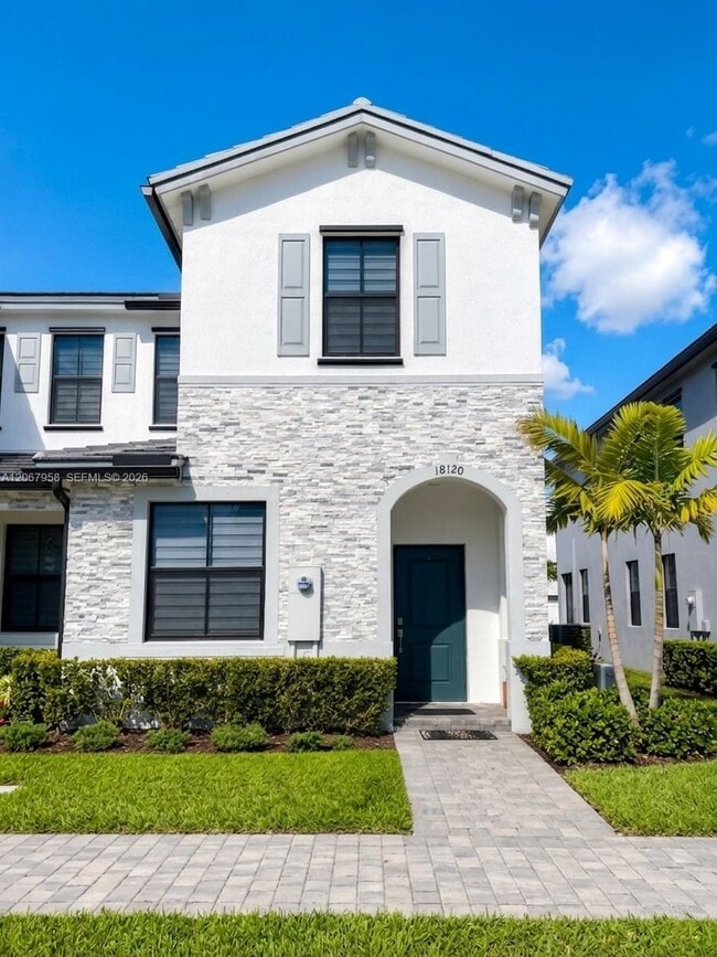 Building Photo - 18120 SW 148th Rd