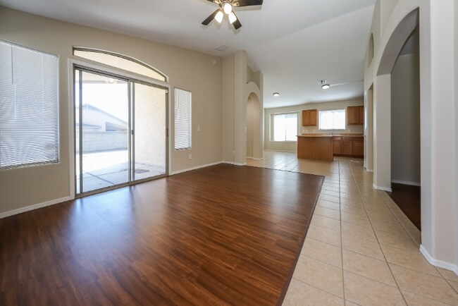 Foto del edificio - 4345 E Ocotillo Desert Trail