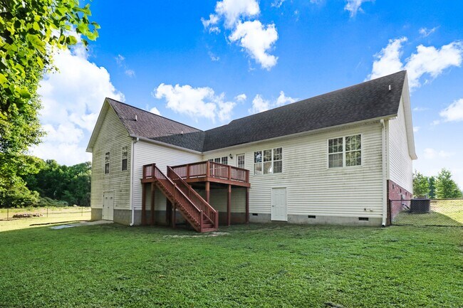 Building Photo - 203 Clayside Dr