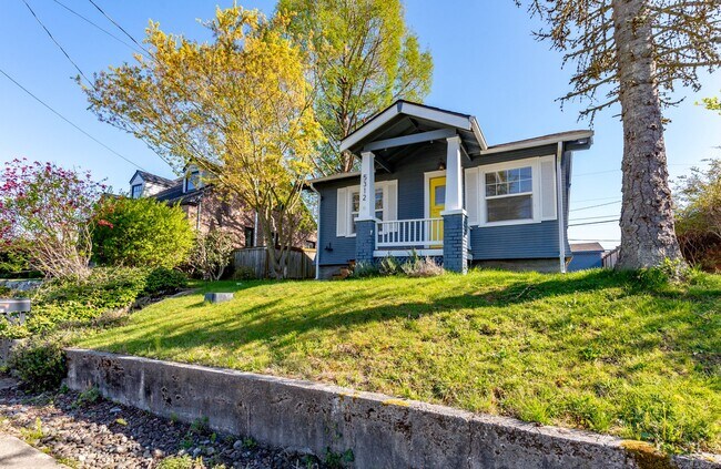 Building Photo - Tacoma Home