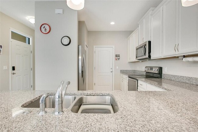 Foto del edificio - 13540 Fountainbleau Dr