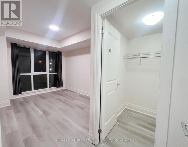 Photo du bâtiment - 1 Upper Duke Crescent