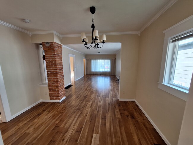 Living room - 5922 SE Holgate Blvd