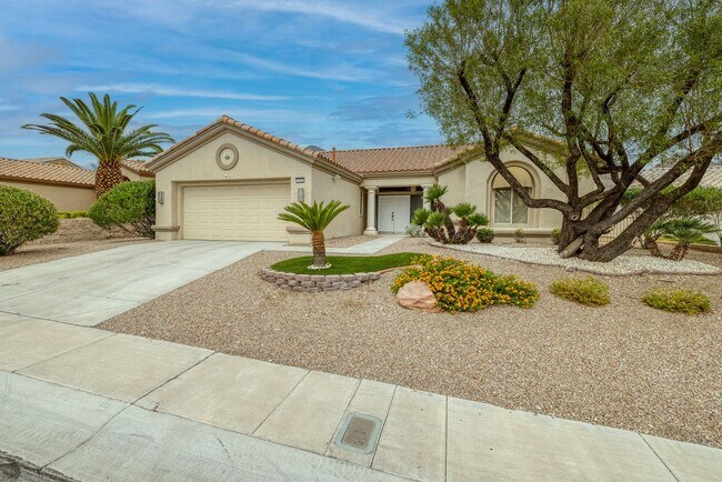 Foto del edificio - Highly Upgraded 55 + Community in Summerlin