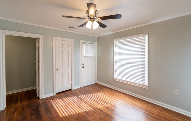 Foto del edificio - 3721 Grim Ave