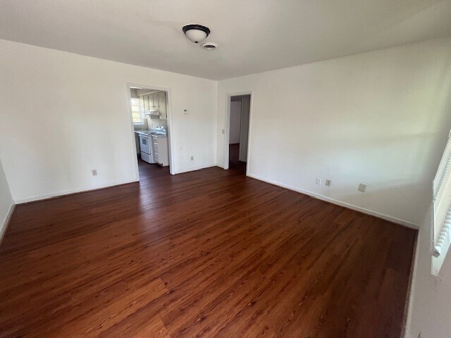 Foto del edificio - 338 Pelham Creek Dr