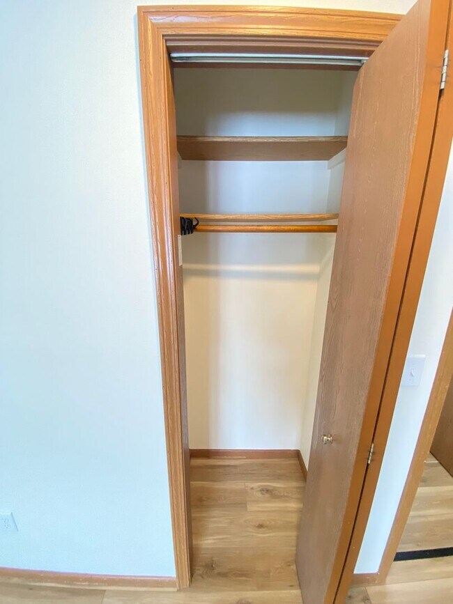 Foto del edificio - 1785/1787 Alexandra Court