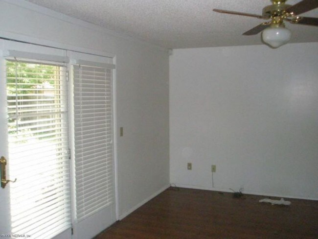 Building Photo - 4665 Harpers Ferry Ln