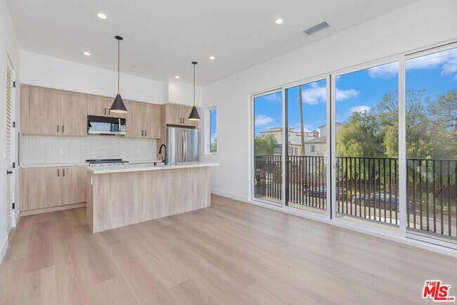 Foto del edificio - 3841 Wade St