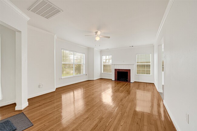 Building Photo - 4390 Harvest Ln