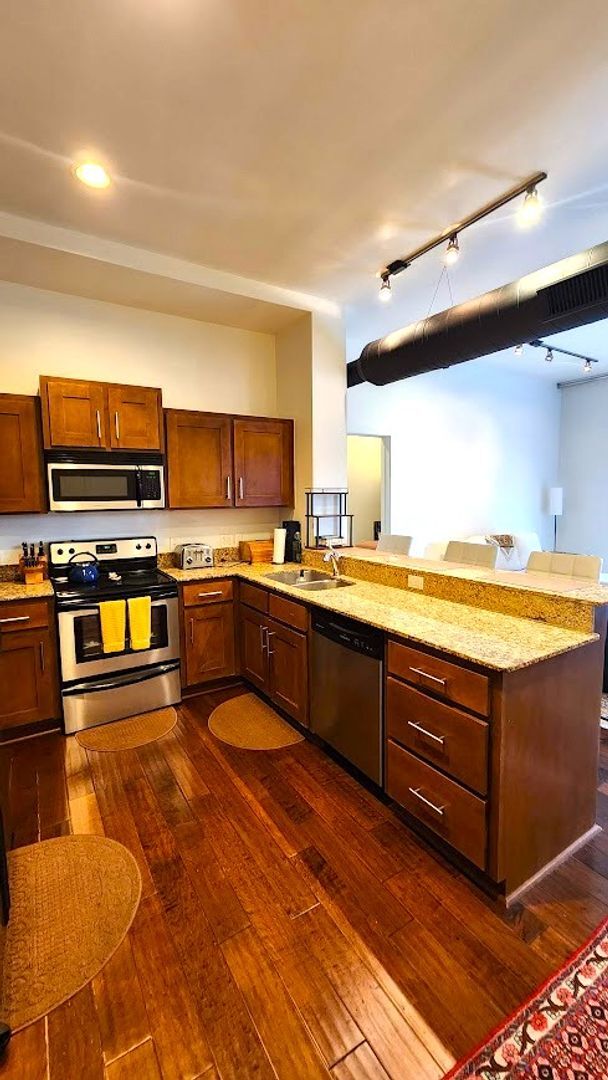 Foto del edificio - Amazing 2 Bed 2 Bath Condo in The Lofts at Maywood Park Downtown OKC