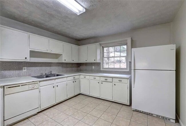 Foto del edificio - 5805 Singleton Rd