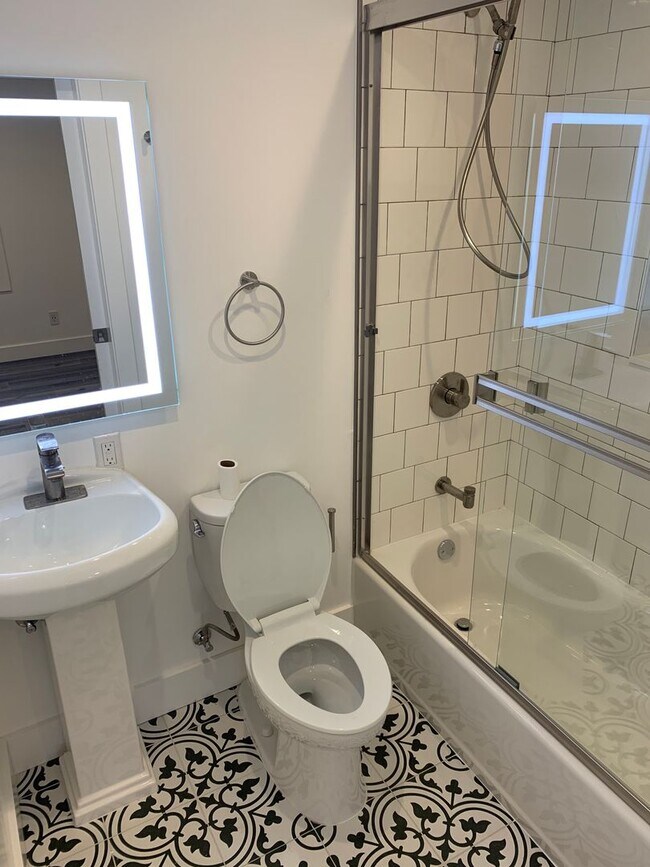 Interior Photo - Room For Rent!