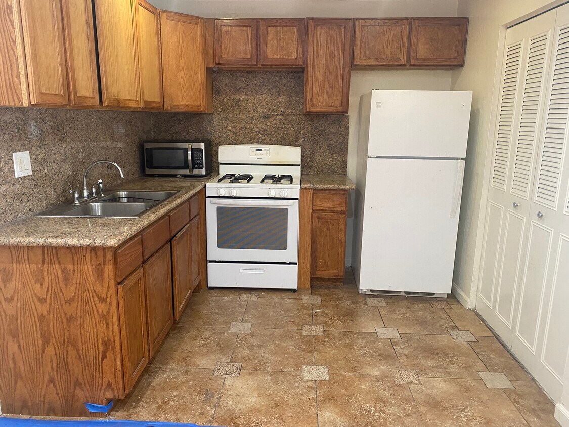 Foto principal - 2404 Peppertree Ct
