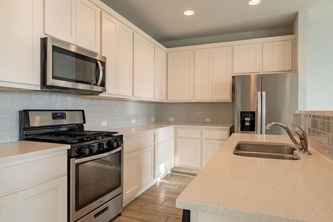 Building Photo - Your Dream Home Awaits in the Heart of Harris Ridge!