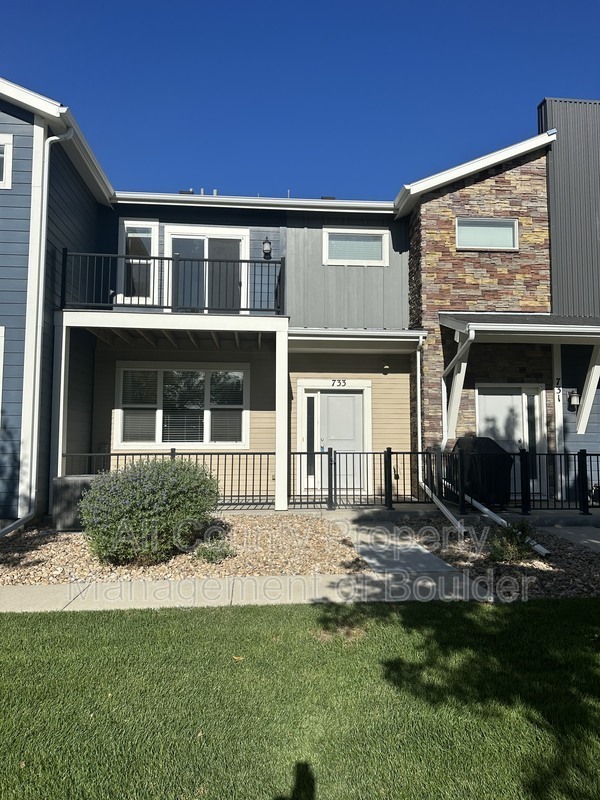 Primary Photo - 733 Grandview Meadows Dr