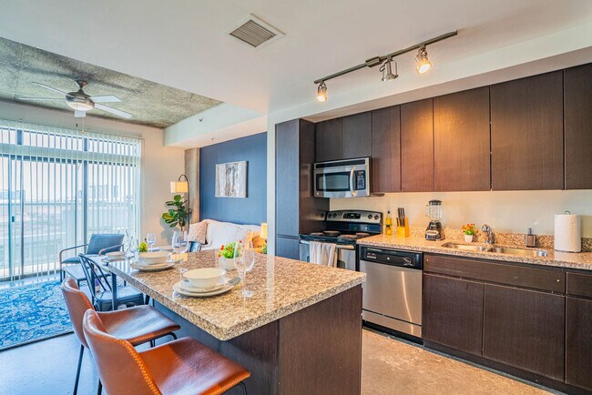 Foto del edificio - 333 E Roosevelt St