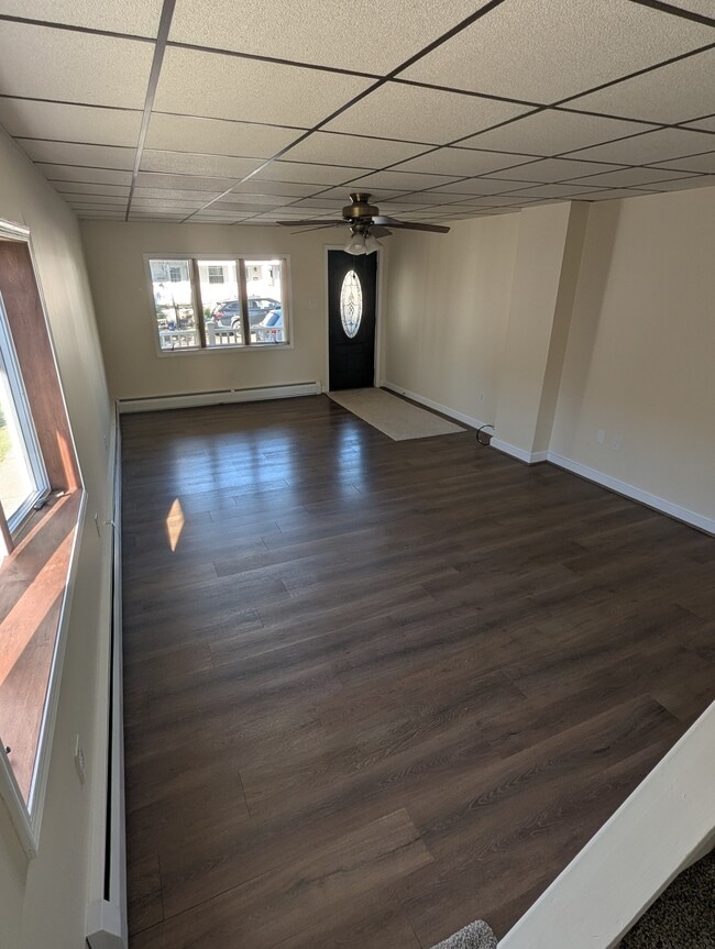 Building Photo - 228 School St