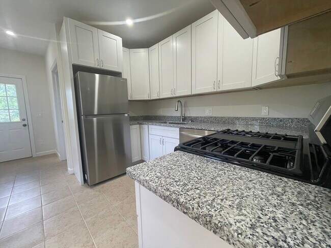 Building Photo - 125 Bell Rock St