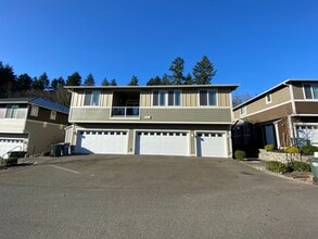 Building Photo - 1643 Burnside Pl