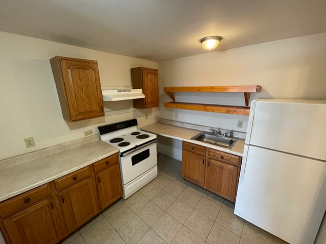 Building Photo - 41 Academy St