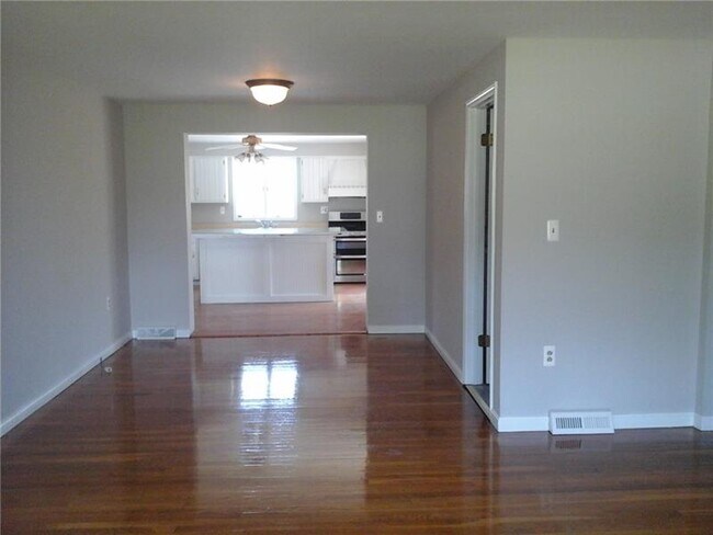 3870 Tuscarawas Rd Beaver Pa 15009 House For Rent In Beaver Pa Apartments Com 3870 Tuscarawas Rd Beaver Pa 15009 House For Rent In Beaver Pa Apartments Com