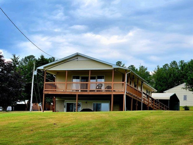 Primary Photo - Smith Moutain Lake/ Moneta- Move In Ready!