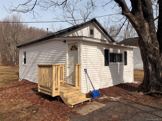 Foto del edificio - 1 Royal Acres Dr