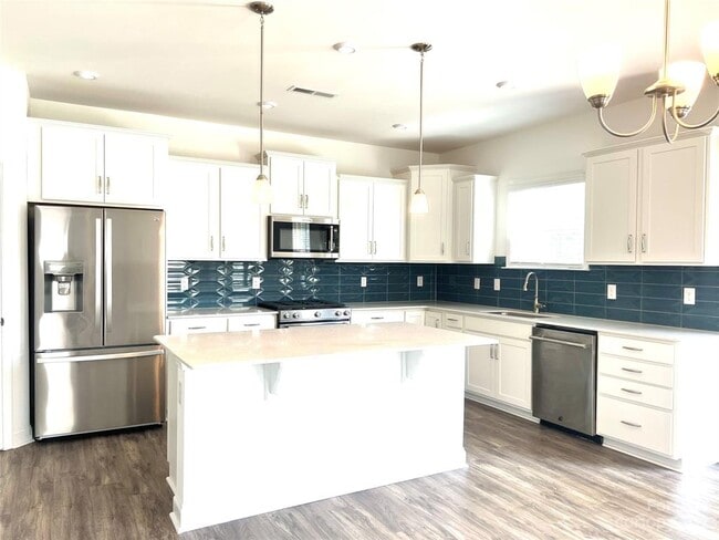 Building Photo - 19205 Yellow Birch Dr