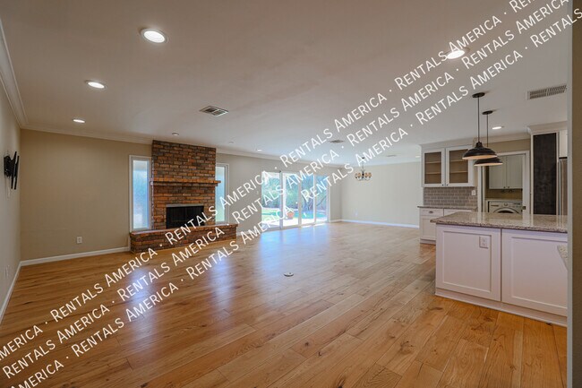 Foto del edificio - 8613 E Clarendon Ave