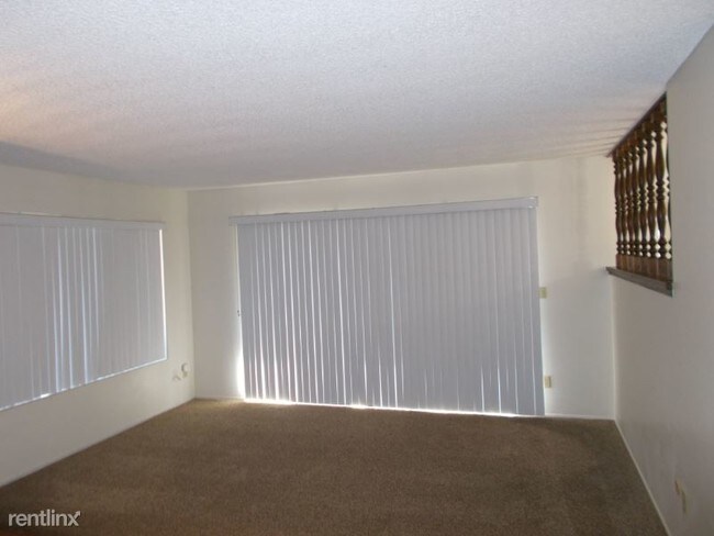 Building Photo - 1402 Buena Vista