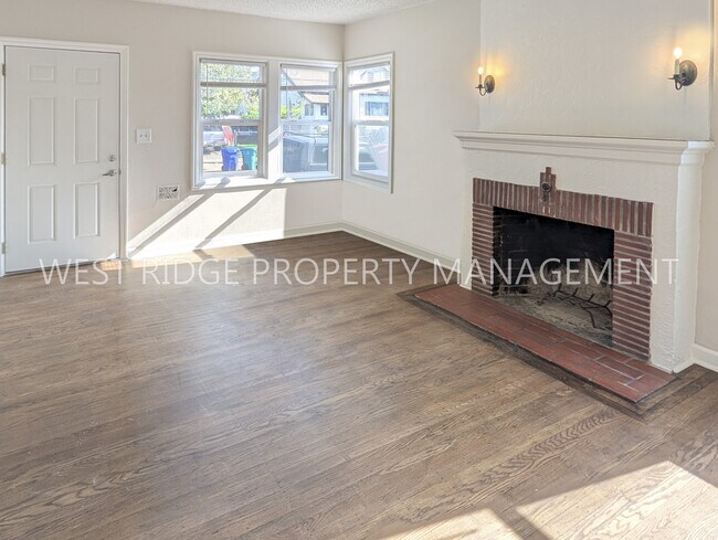 Building Photo - 1322 N Emerson St