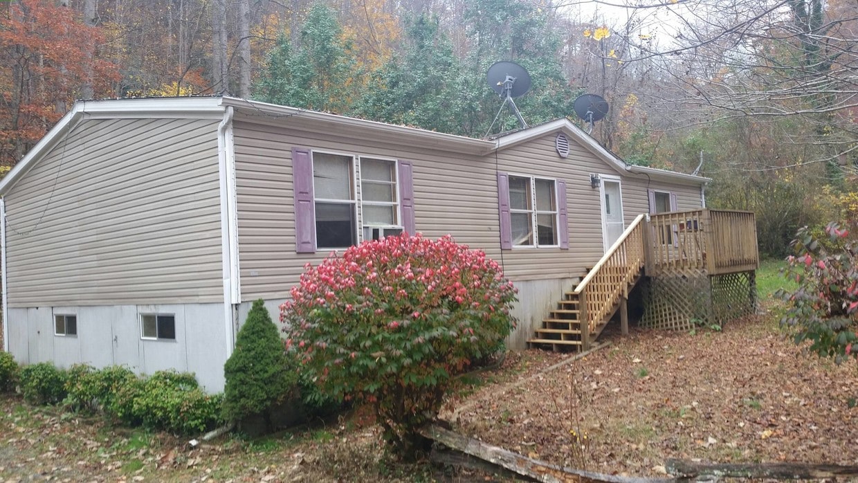 Primary Photo - 2439 Barkers Creek Rd