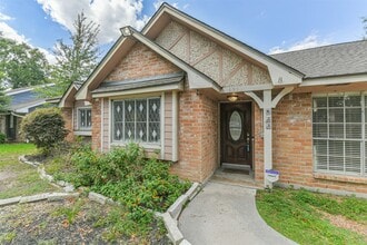 Building Photo - 623 E Cypresswood Dr