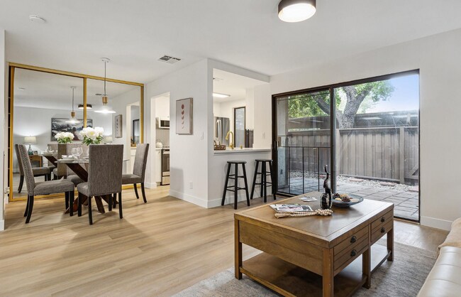 Foto del edificio - 1701 Mahogany Way
