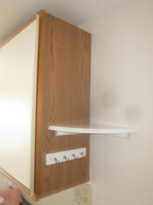 488 Portsmouth Ave Unit C, Greenland, NH 03840 Room for Rent in